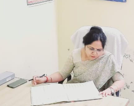 बच्चे तो गर्मी में खेलेंगे जनाब, ध्यान बड़ों को देना है कि तेज धूप / लू न कर पाए उनका मज़ा ख़राब