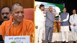 मुख्यमंत्री योगी को मुंबई में मिला भारत रत्न डा. अंबेकर अवार्ड