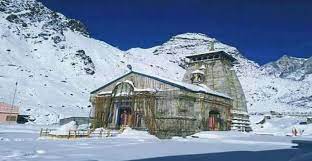 मौसम के बदलते मिजाज को देखकर केदारनाथ यात्रा को 3 मई तक रोका गया